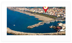 Portorosa, l'entrata del porto e la posizione degli appartamenti Margherita